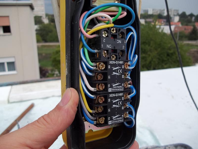 Servis na terenu - popravak upravljačkog tipkala dizalice